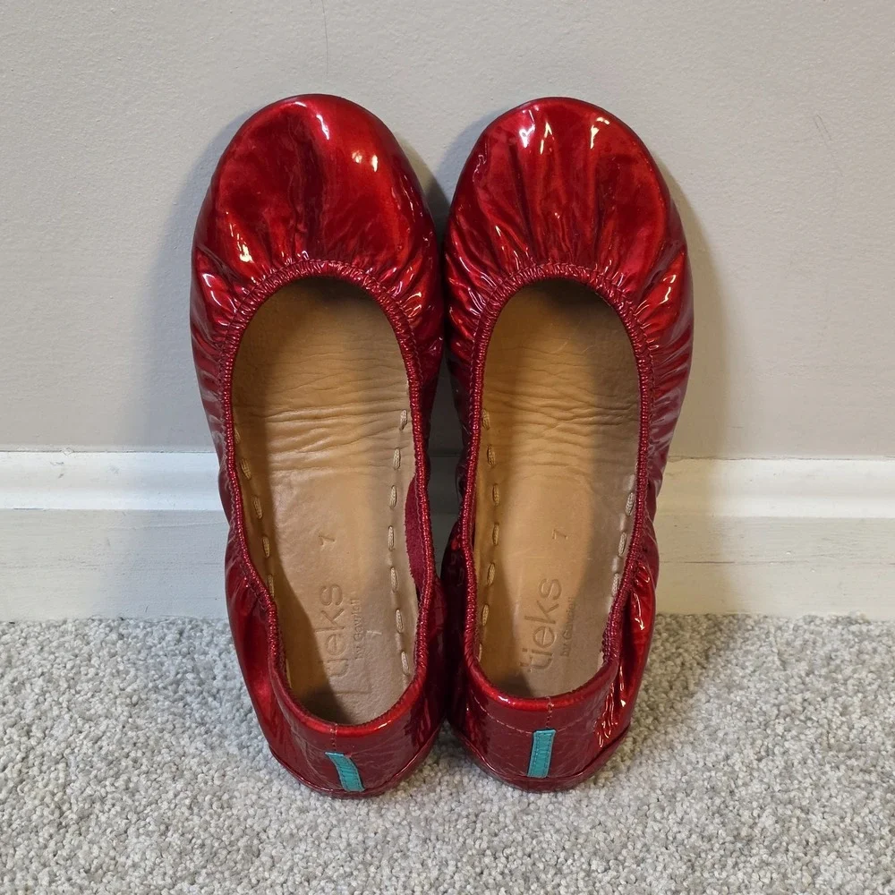 Tieks by Gavrieli Patent Leather ❤️ Red Diamond Flats Shoes Sz 7 Limited Edition